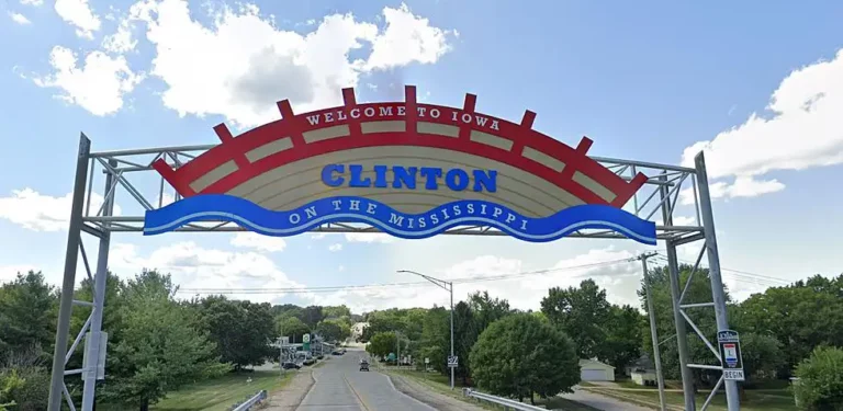 Clinton, Iowa sign